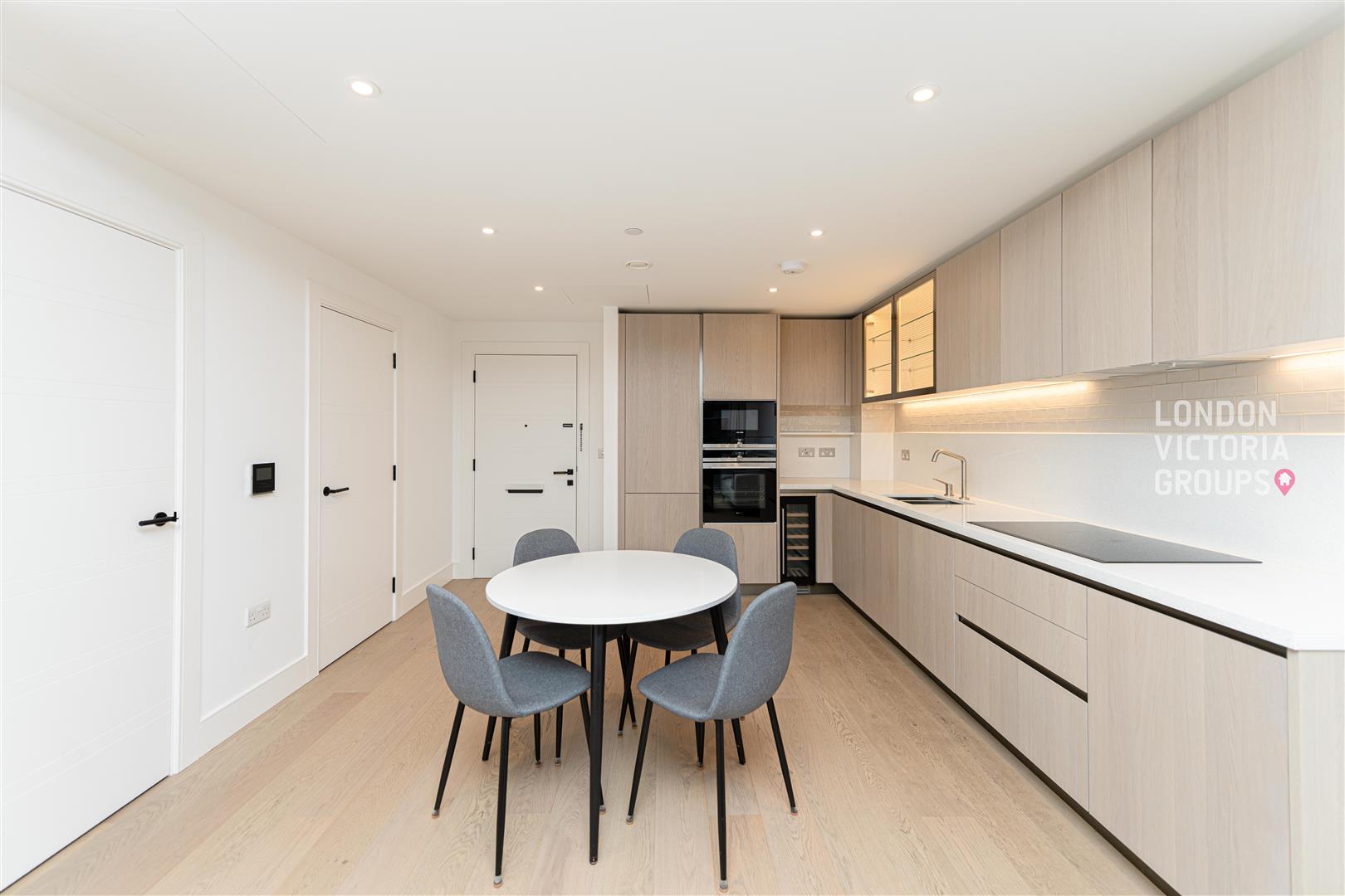 2 bed property in Salisbury House, 5 Palmer Road, London